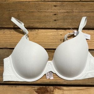NWT Victoria’s Secret Tee Shirt Collection Push Up Bra 36C